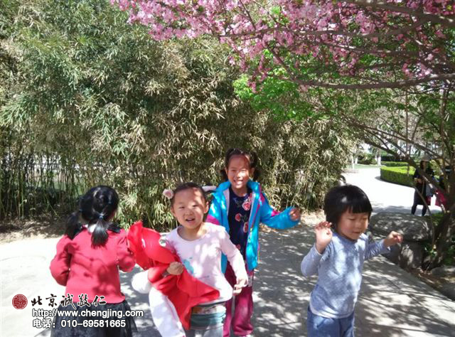 老師與父母引導(dǎo)我們知足感恩