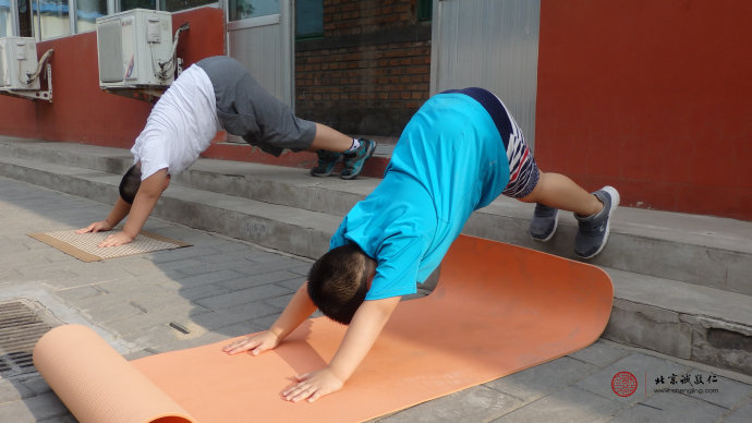 胖胖們的減肥秘籍，堅持鍛煉健康人生。