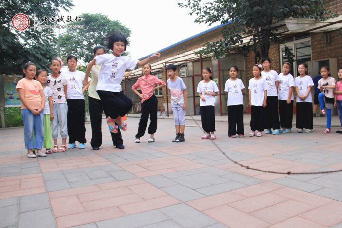 
課間活動豐富多彩充滿歡樂