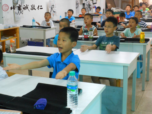 快樂(lè)的手語(yǔ)歌曲課程，寓教于樂(lè)，莫善于樂(lè)。