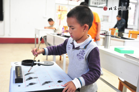 配圖：小小書法家