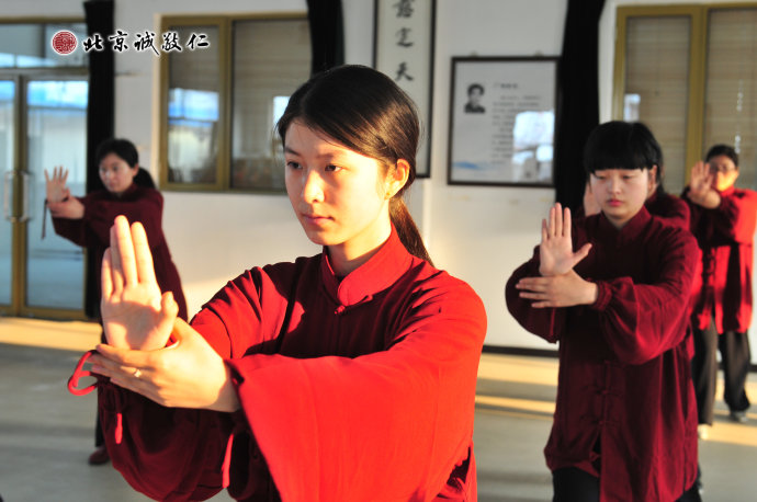 太極養(yǎng)生。學(xué)習(xí)在生活中善用太極的放松功夫，