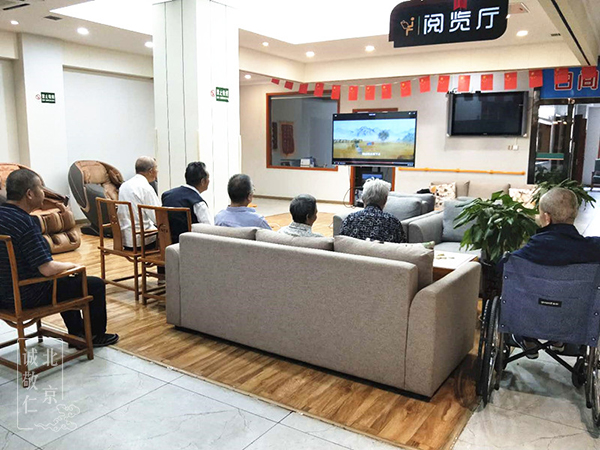 養(yǎng)老院的彩繪故事