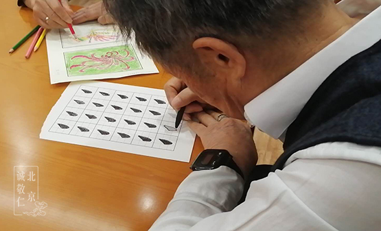 養(yǎng)老院的彩繪故事